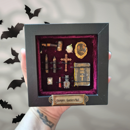 Miniature vampire hunters kit