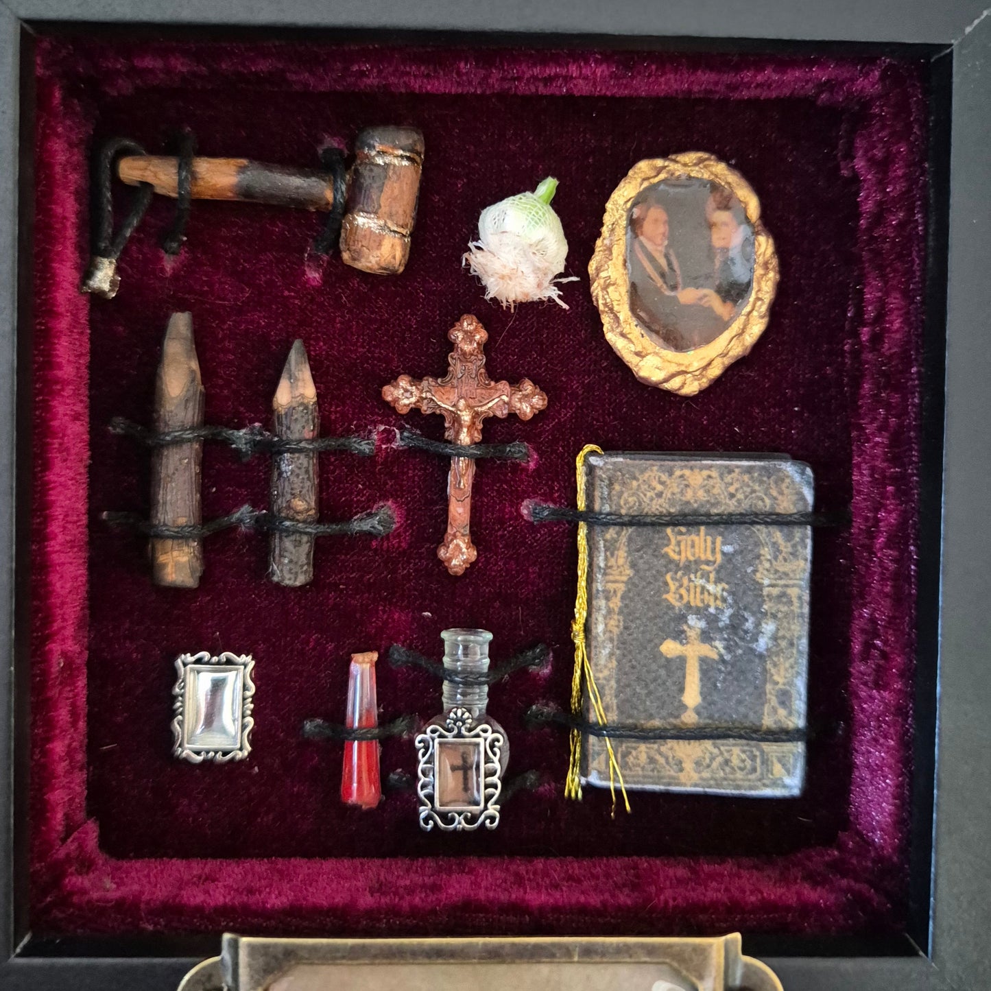 Miniature vampire hunters kit